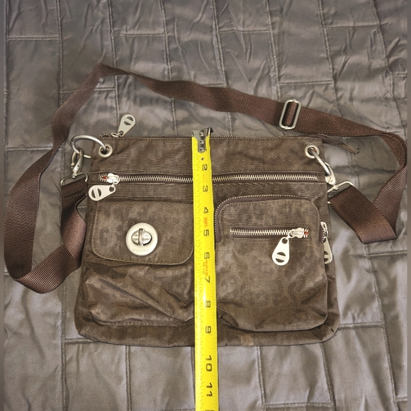 Baggallini crossbody bag - Picture 4 of 10